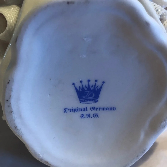Vintage Germany Dresden Lace Porcelain Figurine - Picture 12 of 12